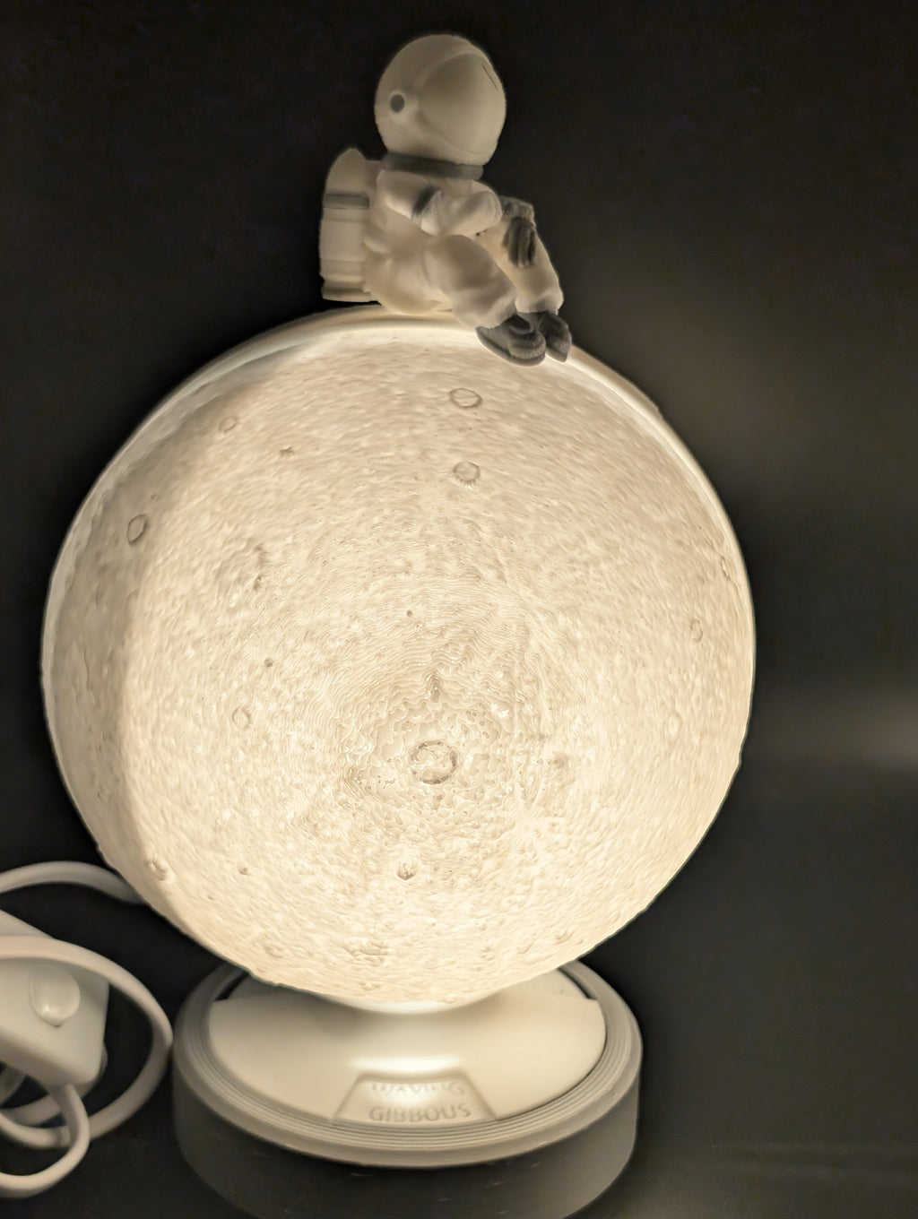 Bright Phases Table Lamp – 3D Printed Astronaut Moon Lamp