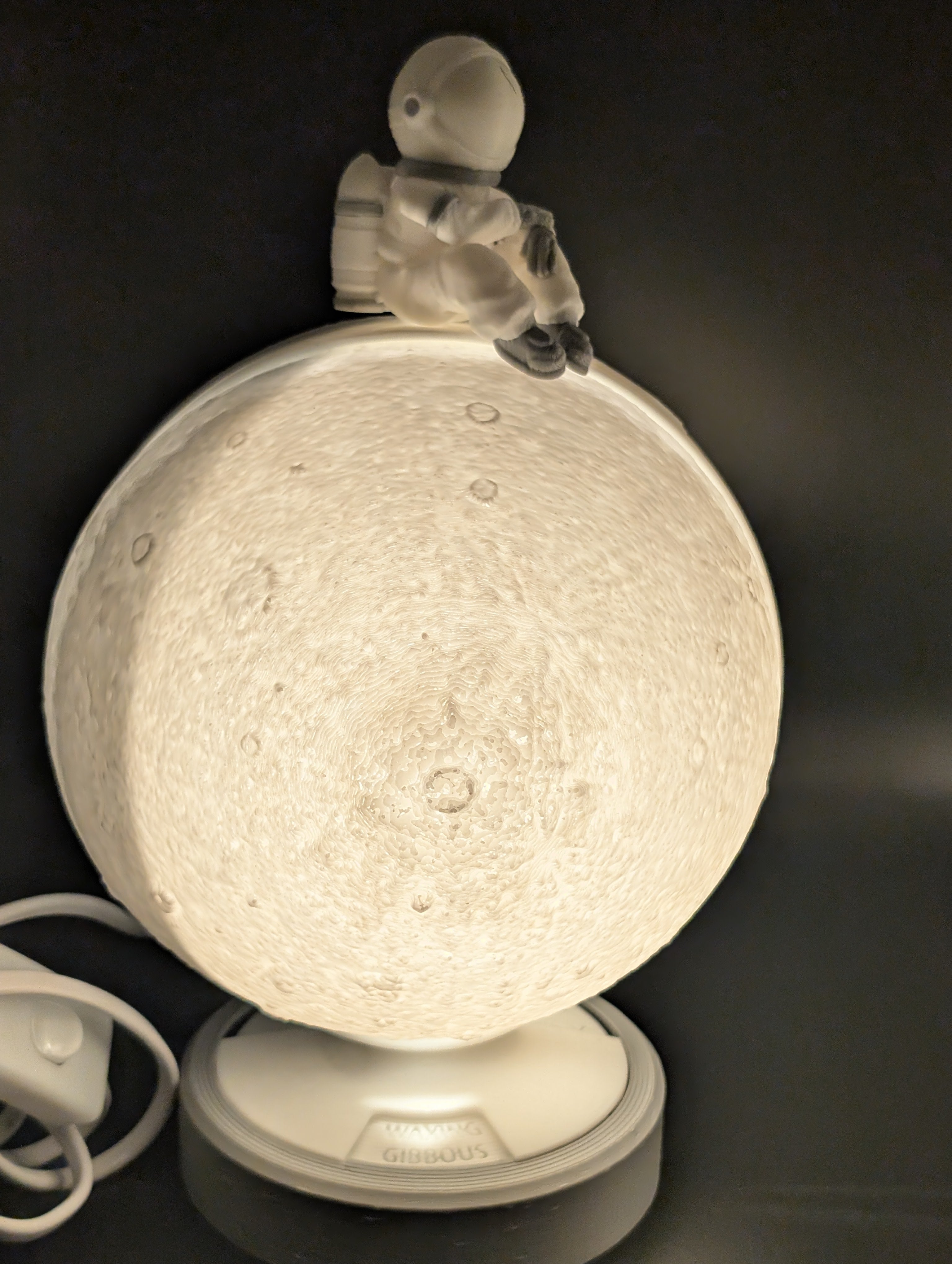 Bright Phases Table Lamp – 3D Printed Astronaut Moon Lamp