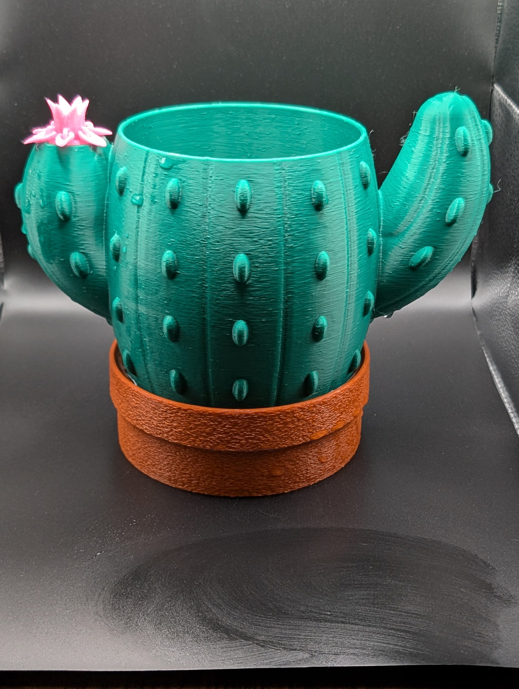 Bloom Signal Self-Watering Planter – 3D Printed