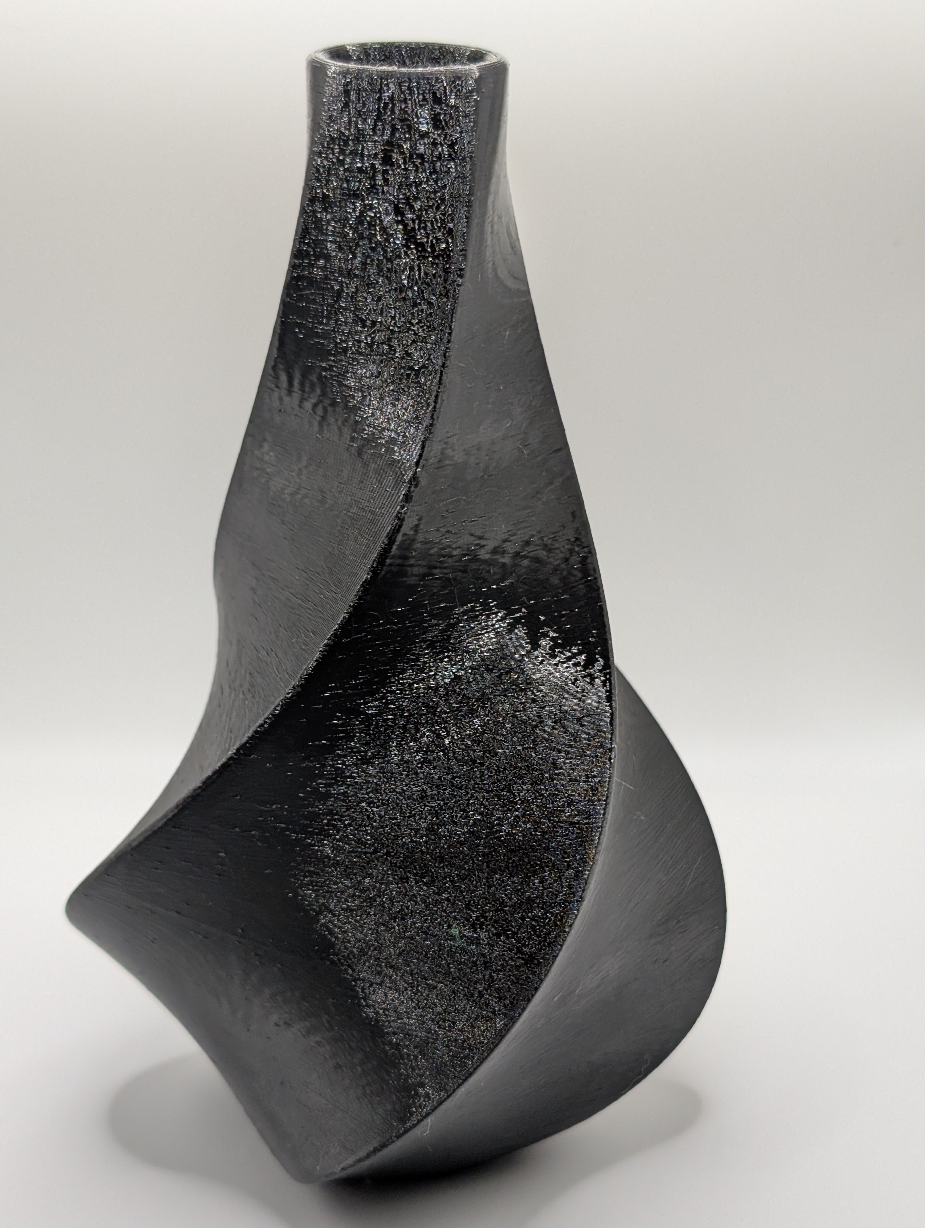 Twisted 3D Printed Vase – Black